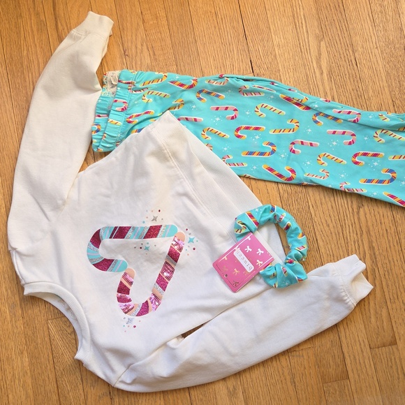 3pc Girl's Holiday Set Top Size 6 With Scrunshie - Picture 2 of 7